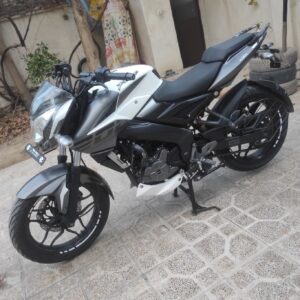 موتور ns 200 ان اس ۲۰۰